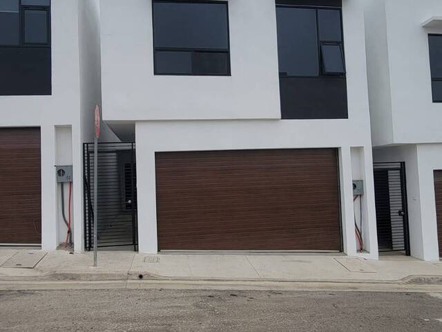 #135 - Casa para Venta en Tijuana - BC - 2